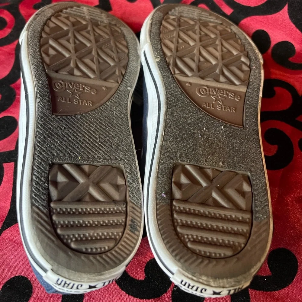 - Boys Low Top Navy Blue Converse Allstar Laces Added